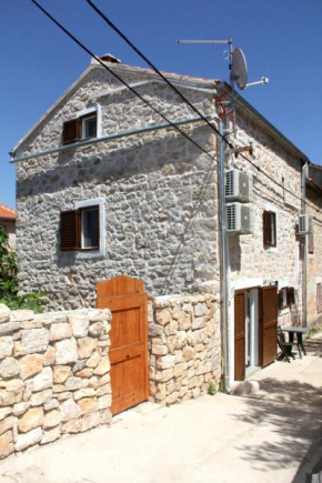  Vacation home Ania  Првич Лука